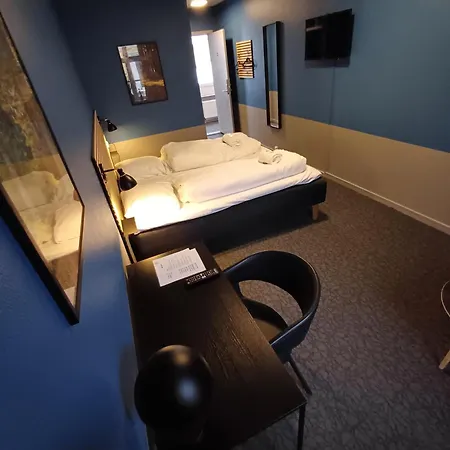 Double 8 On Pedestrian Street Hotel