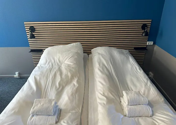 Bed and breakfast Double 8 On Pedestrian Street